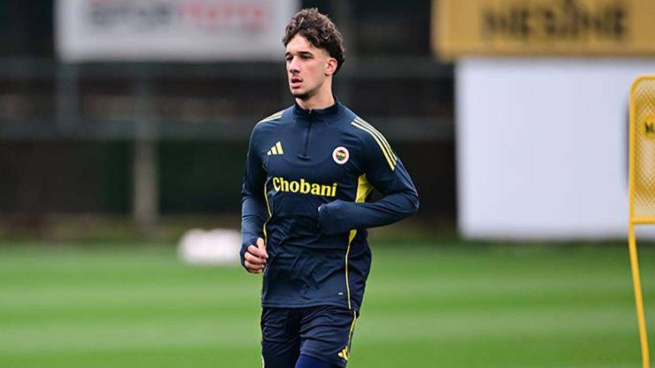 Fenerbahçe'de İsmail Kartal kaderini belirleyecek: Kadıköy'de unutulan isim formaya aç, sadece 20 dakika yeterli! 5